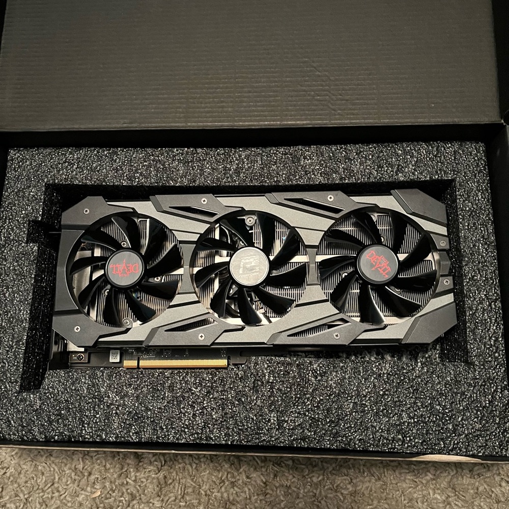 PowerColor Red Devil AMD RX 5700 XT - Picture 2 of 5